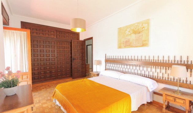 Resale - Villa -
El Campello - Costa Blanca