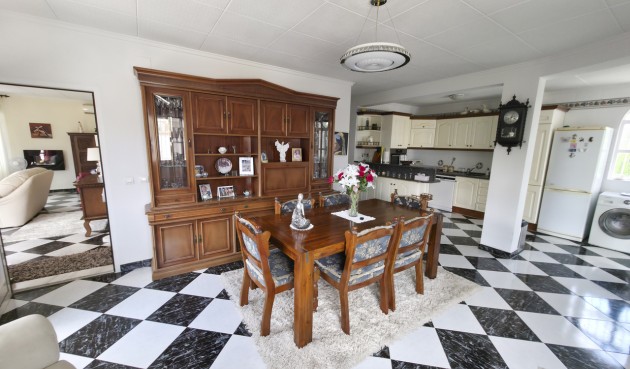 Resale - Villa -
Torrevieja - Costa Blanca