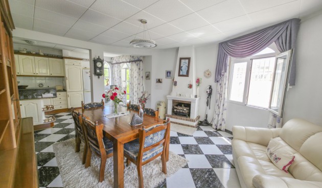 Resale - Villa -
Torrevieja - Costa Blanca