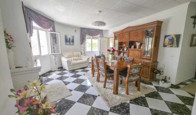 Resale - Villa -
Torrevieja - Costa Blanca