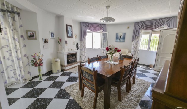 Resale - Villa -
Torrevieja - Costa Blanca
