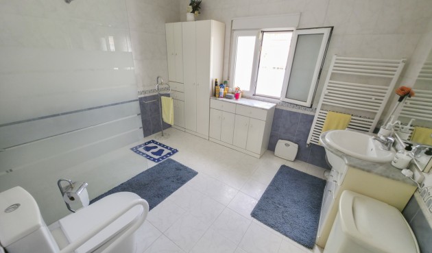 Resale - Villa -
Torrevieja - Costa Blanca
