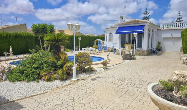 Resale - Villa -
Torrevieja - Costa Blanca