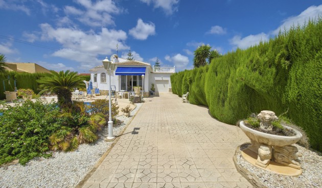 Resale - Villa -
Torrevieja - Costa Blanca