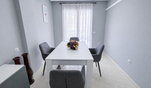 Resale - Apartment -
Torrevieja - Estacion De Autobuses