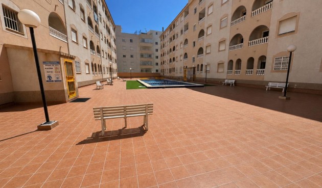 Resale - Apartment -
Torrevieja - Estacion De Autobuses