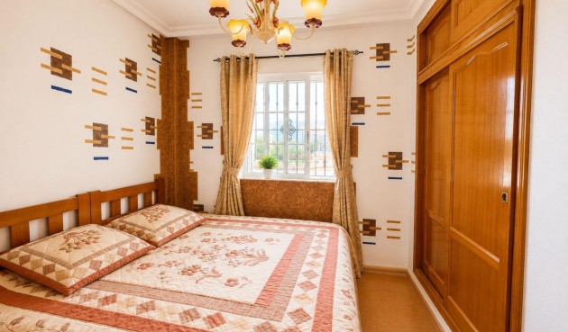 Resale - Bungalow -
Orihuela Costa - Lomas de Cabo Roig