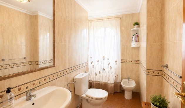 Resale - Bungalow -
Orihuela Costa - Lomas de Cabo Roig