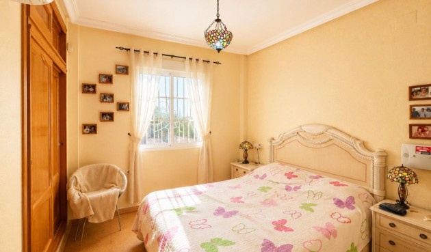 Resale - Bungalow -
Orihuela Costa - Lomas de Cabo Roig