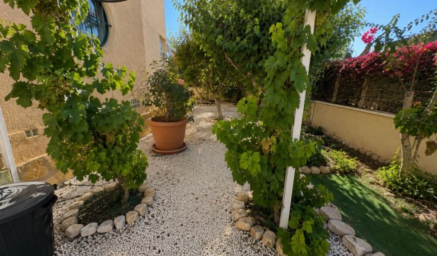 Resale - Bungalow -
Orihuela Costa - Lomas de Cabo Roig