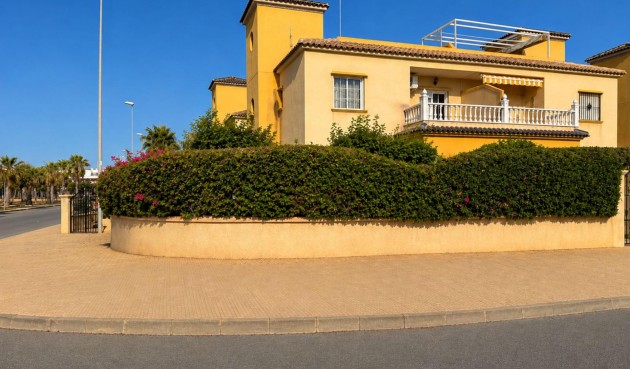 Resale - Bungalow -
Orihuela Costa - Lomas de Cabo Roig