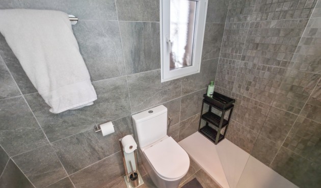 Resale - Villa -
Villamartin - Costa Blanca