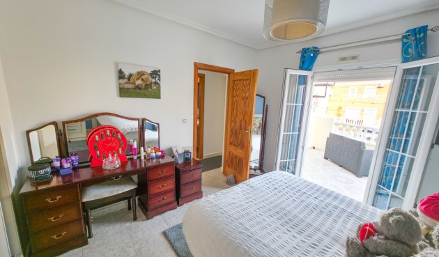 Resale - Villa -
Villamartin - Costa Blanca
