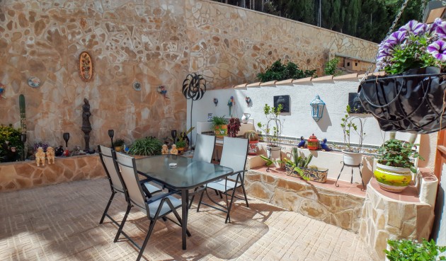 Resale - Villa -
Villamartin - Costa Blanca