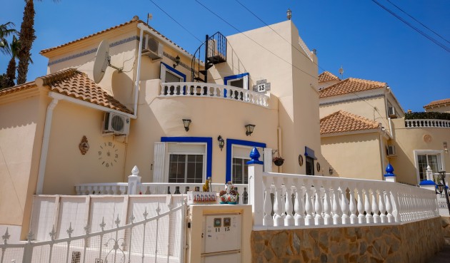 Resale - Villa -
Villamartin - Costa Blanca