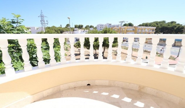 Resale - Villa -
Orihuela Costa - Costa Blanca