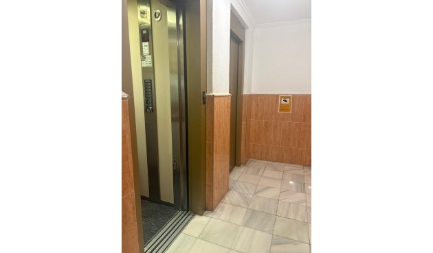 Resale - Apartment -
Torrevieja - Costa Blanca