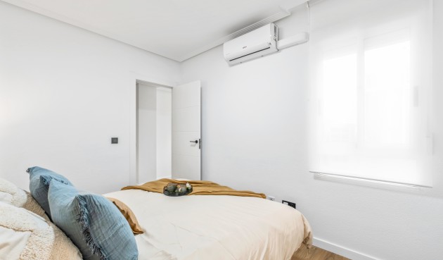 Resale - Apartment -
Playa Flamenca - Costa Blanca