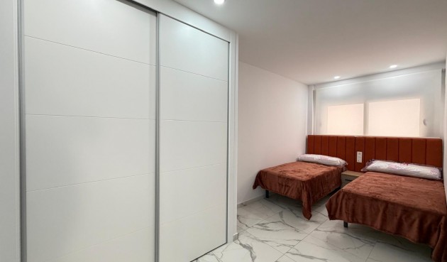 Resale - Apartment -
Torrevieja - Estacion De Autobuses