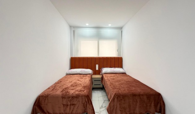 Resale - Apartment -
Torrevieja - Estacion De Autobuses