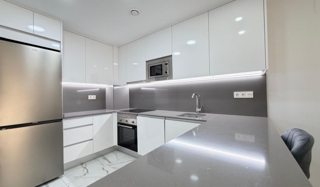 Resale - Apartment -
Torrevieja - Estacion De Autobuses