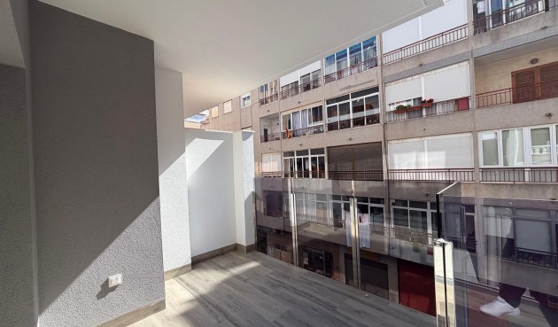 Resale - Apartment -
Torrevieja - Estacion De Autobuses