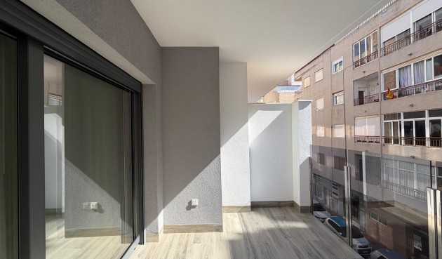 Resale - Apartment -
Torrevieja - Estacion De Autobuses