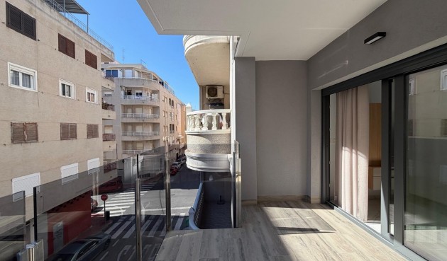 Resale - Apartment -
Torrevieja - Estacion De Autobuses