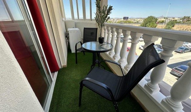 Resale - Apartment -
Torrevieja - Centro