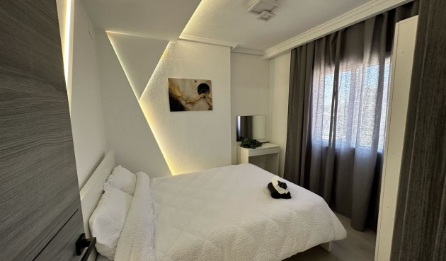 Resale - Apartment -
Torrevieja - Centro