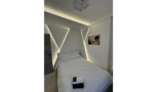 Resale - Apartment -
Torrevieja - Centro
