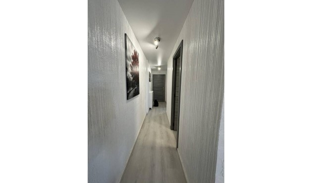 Resale - Apartment -
Torrevieja - Centro