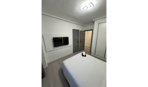 Resale - Apartment -
Torrevieja - Centro