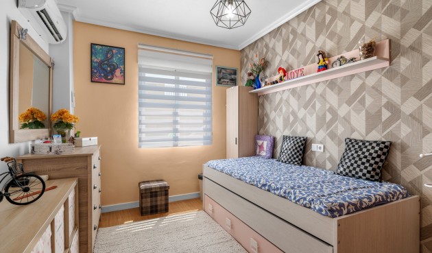 Resale - Semi Detached -
San Miguel de Salinas - Costa Blanca