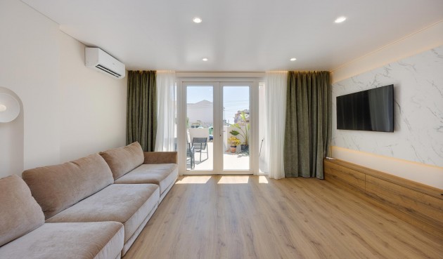 Resale - Apartment -
Torrevieja - Costa Blanca