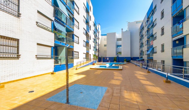 Resale - Apartment -
Torrevieja - Playa de los Locos