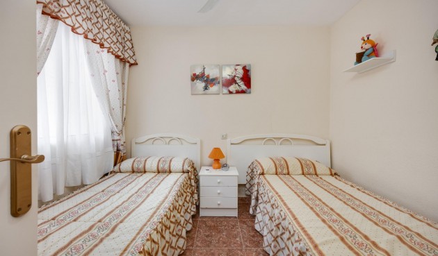 Resale - Villa -
Torrevieja - Torretas