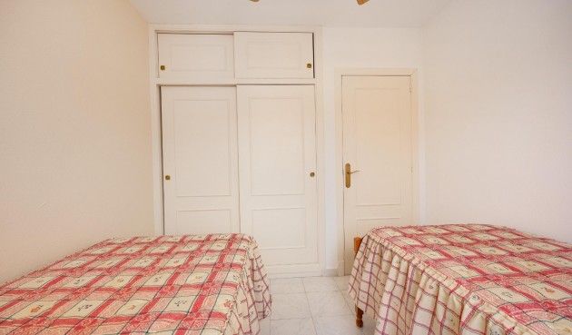Resale - Villa -
Torrevieja - Torretas