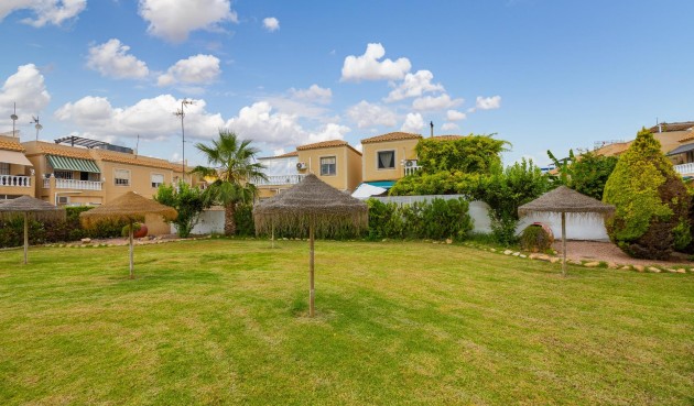 Resale - Villa -
Torrevieja - Torretas