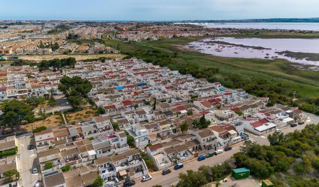 Resale - Villa -
Torrevieja - Torretas