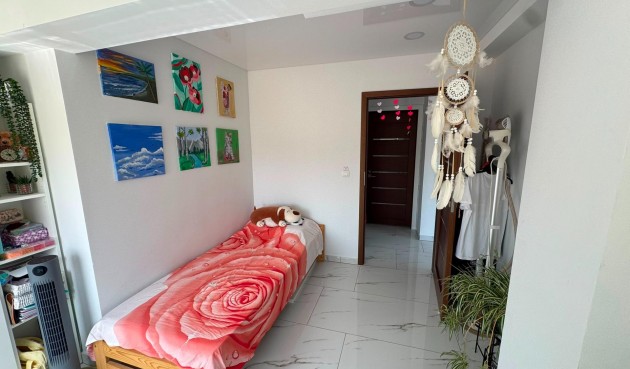 Resale - Apartment -
Torrevieja - Zona Los Frutales