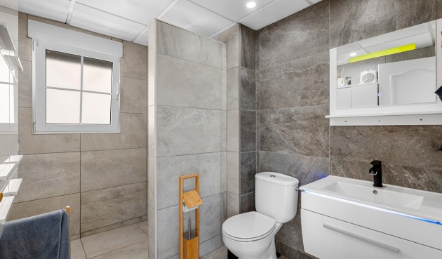 Resale - Villa -
Torre de la Horadada - Costa Blanca