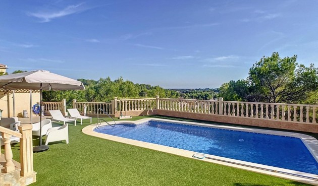Resale - Villa -
Pinar de Campoverde - Inland