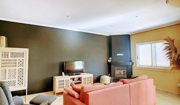 Resale - Villa -
Pinar de Campoverde - Inland