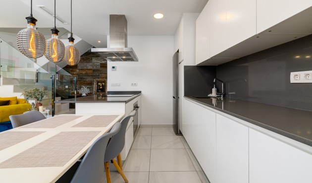 Resale - Town House -
Villamartin - Costa Blanca