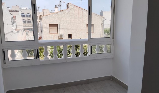 Resale - Apartment -
Torrevieja - Habaneras