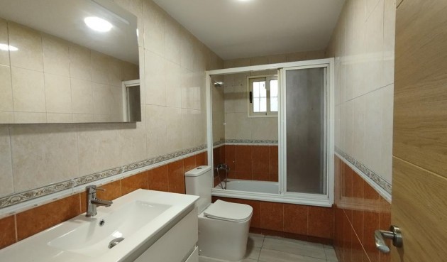 Resale - Apartment -
Torrevieja - Habaneras