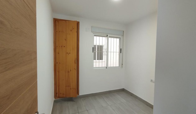 Resale - Apartment -
Torrevieja - Habaneras