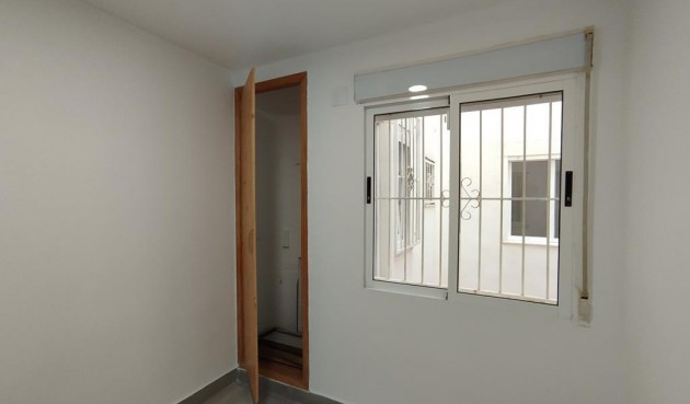 Resale - Apartment -
Torrevieja - Habaneras