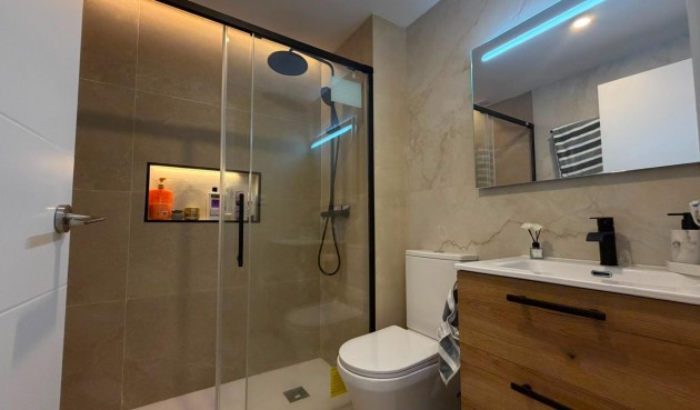 Resale - Bungalow -
Torrevieja - La Veleta